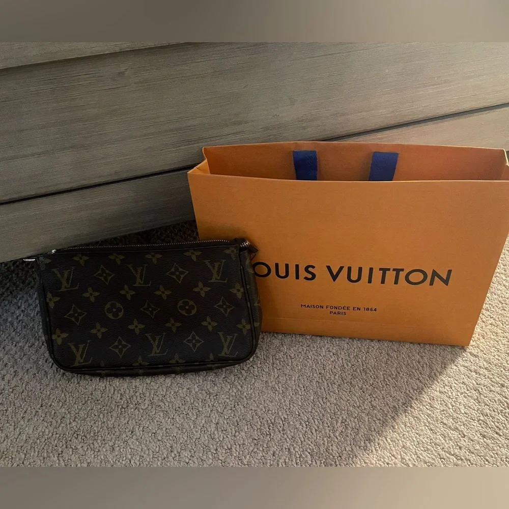 Louis Vuitton Monogram Pochette Accessories Vintage Top Handle Bag - Picture 2 of 13